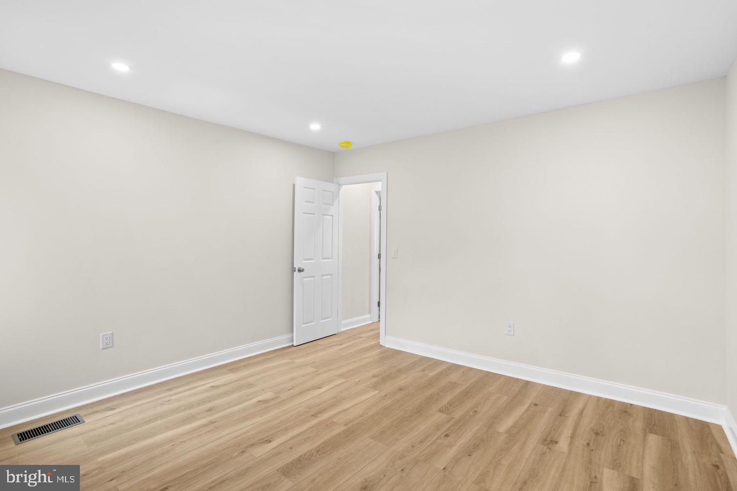 2116 N Franklin St Property Photo 38