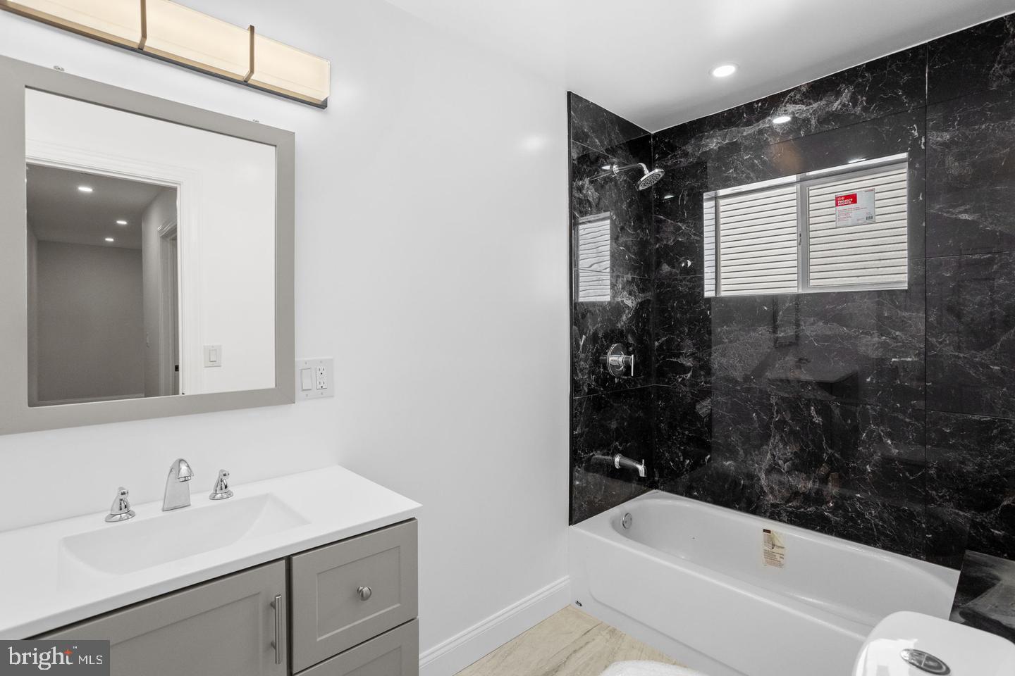 2116 N Franklin St Property Photo 42