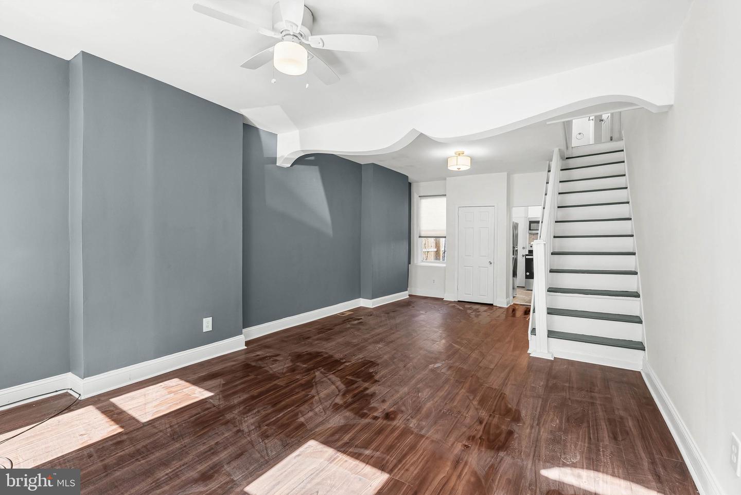 2431 W Seybert St Property Photo 4