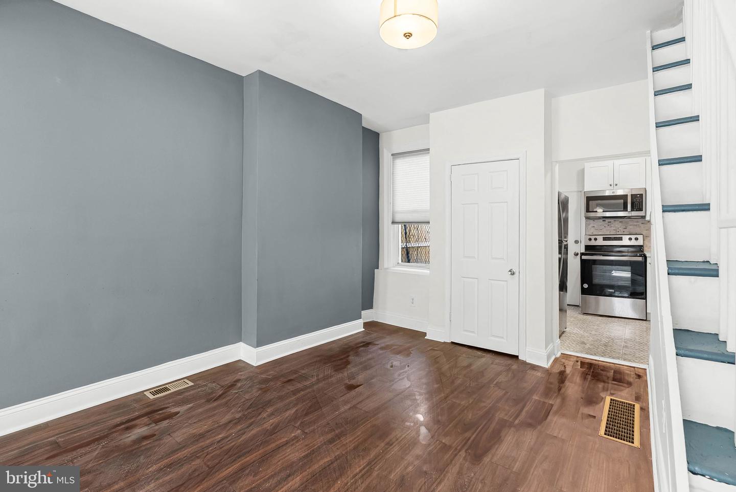 2431 W Seybert St Property Photo 8