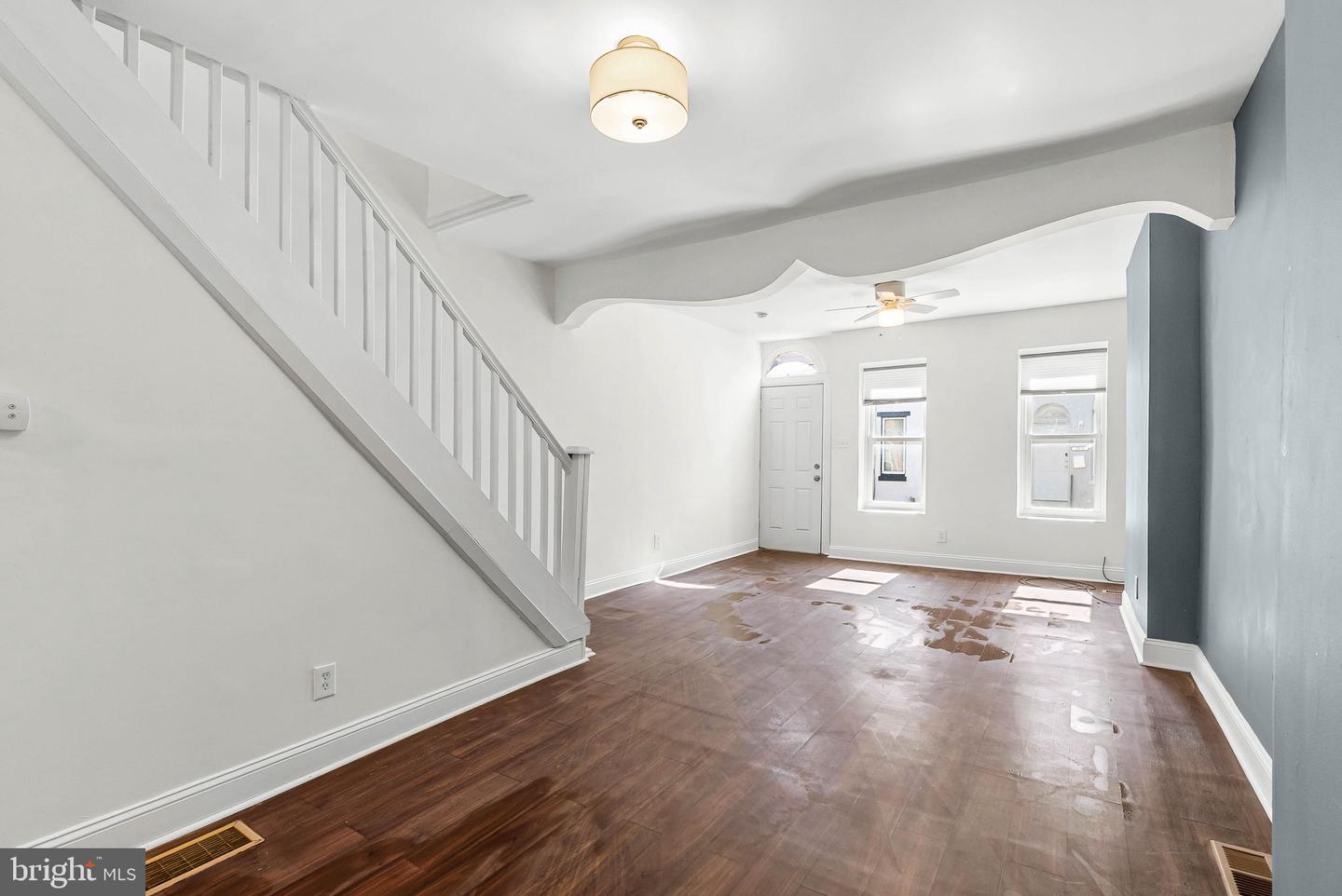 2431 W Seybert St Property Photo 9