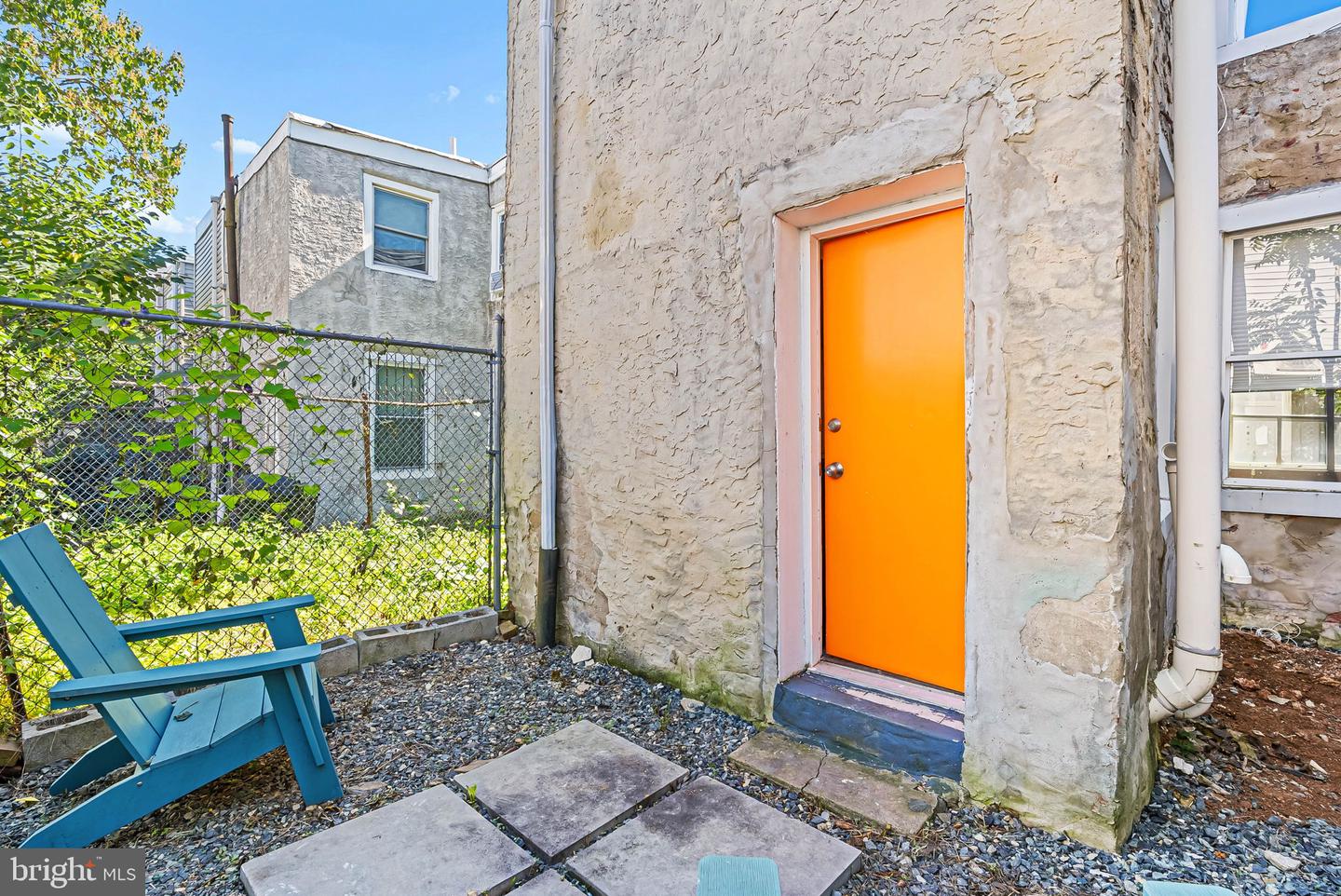 2431 W Seybert St Property Photo 14