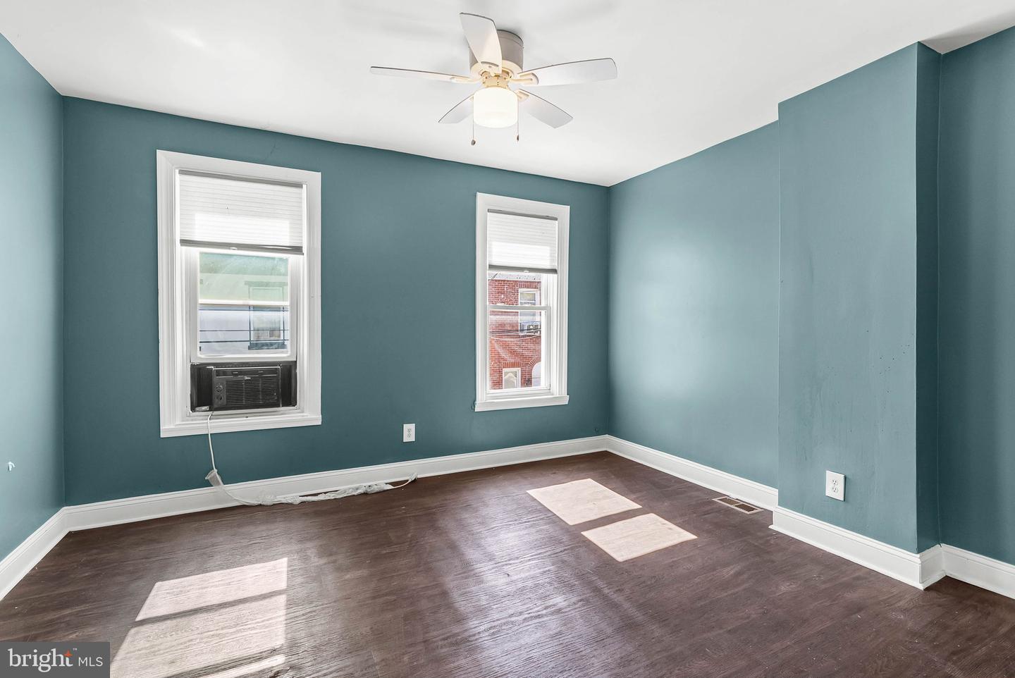 2431 W Seybert St Property Photo 17