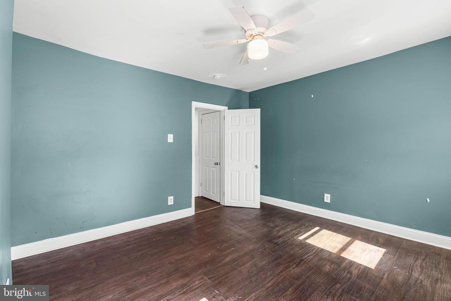 2431 W Seybert St Property Photo 18