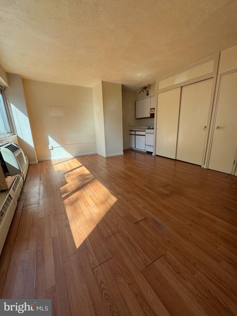 2101-7 Chestnut #unit 216 Property Photo 6