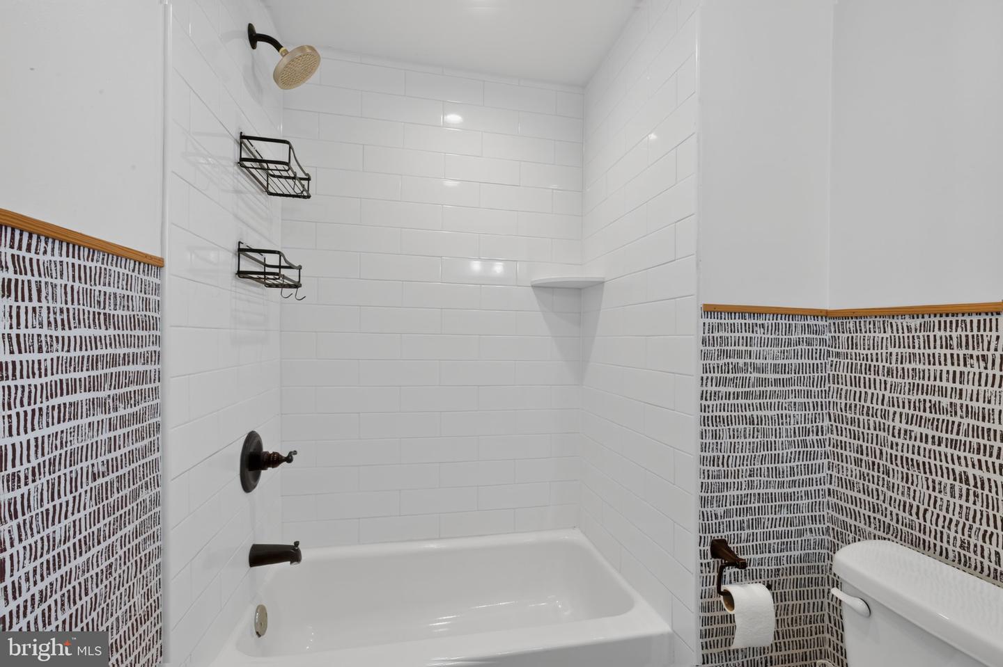 2147 E Hagert St Property Photo 27