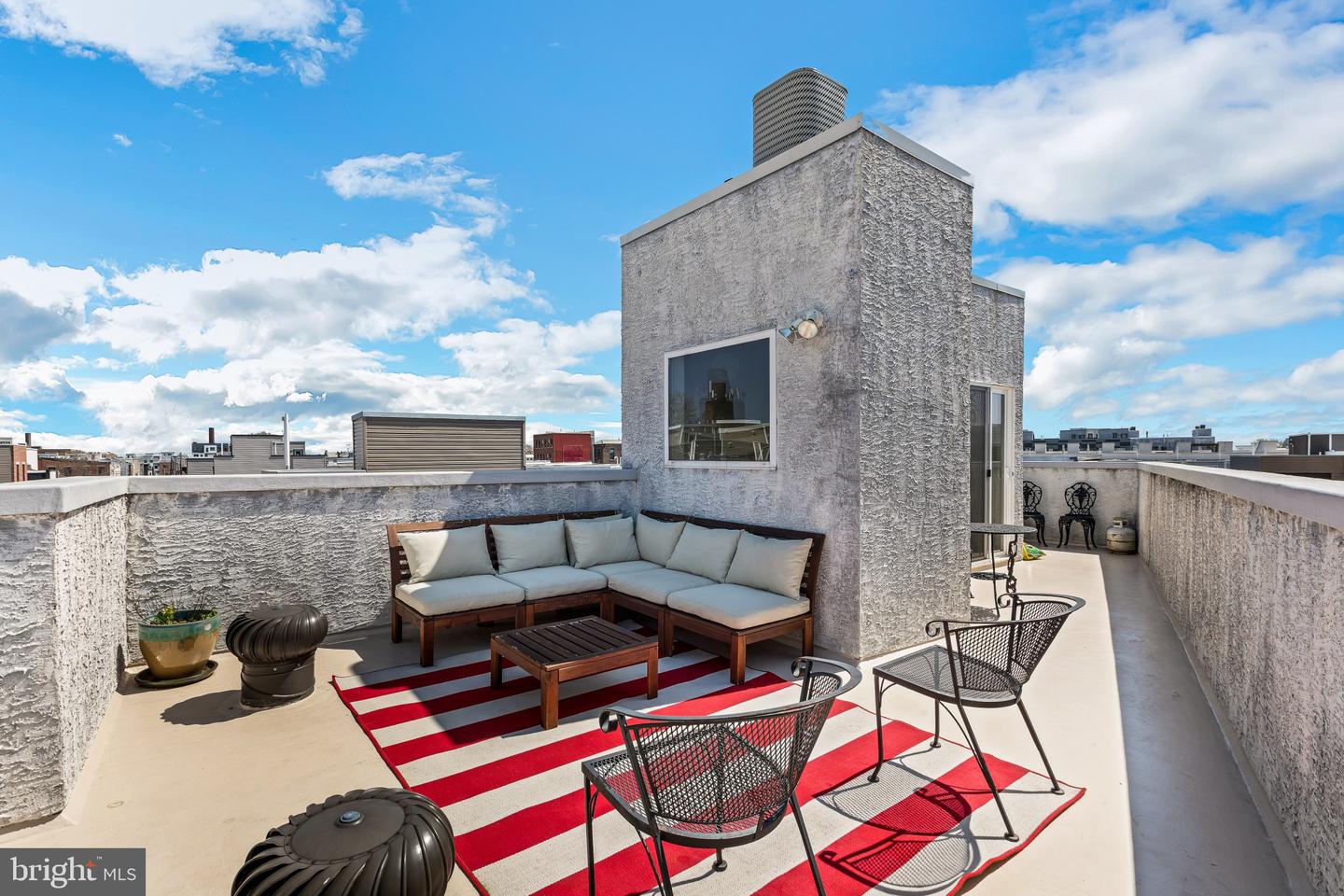 2015 MARTHA ST Property Photo 1