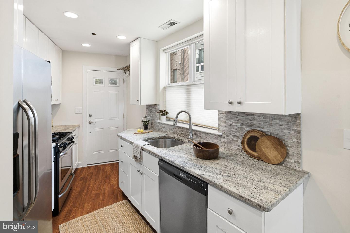 2015 Martha St Property Photo 9