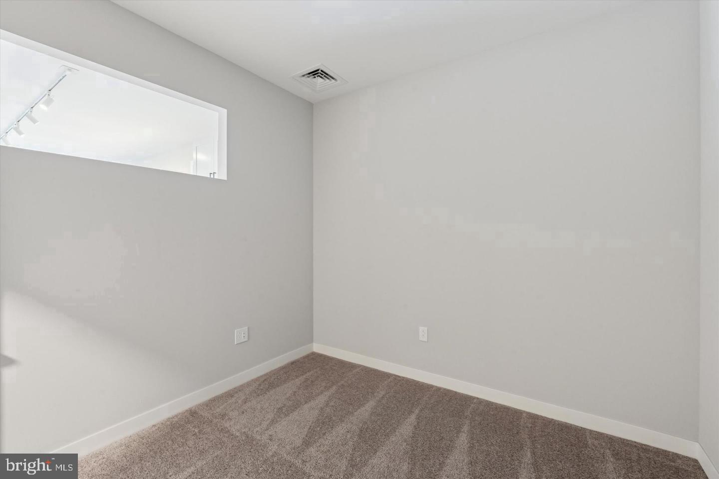 1219-23 Constitution Ave #2576 Property Photo 3