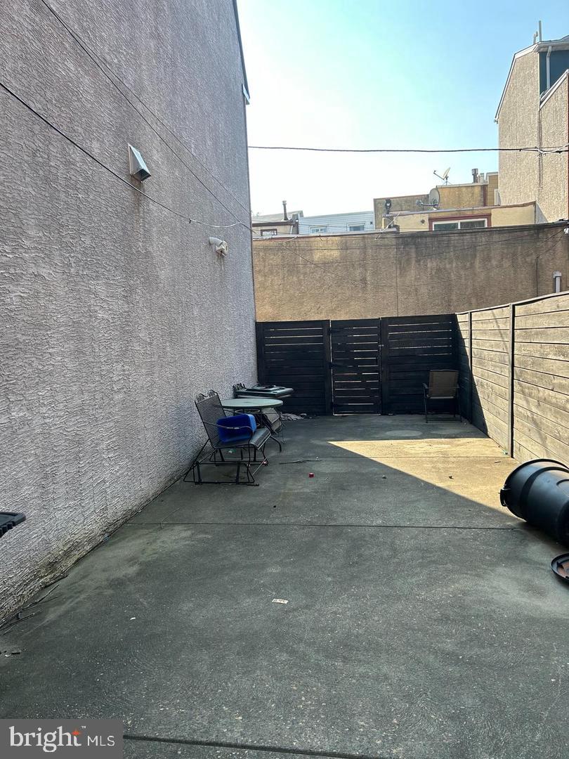 1016 S Randolph St Property Photo 2