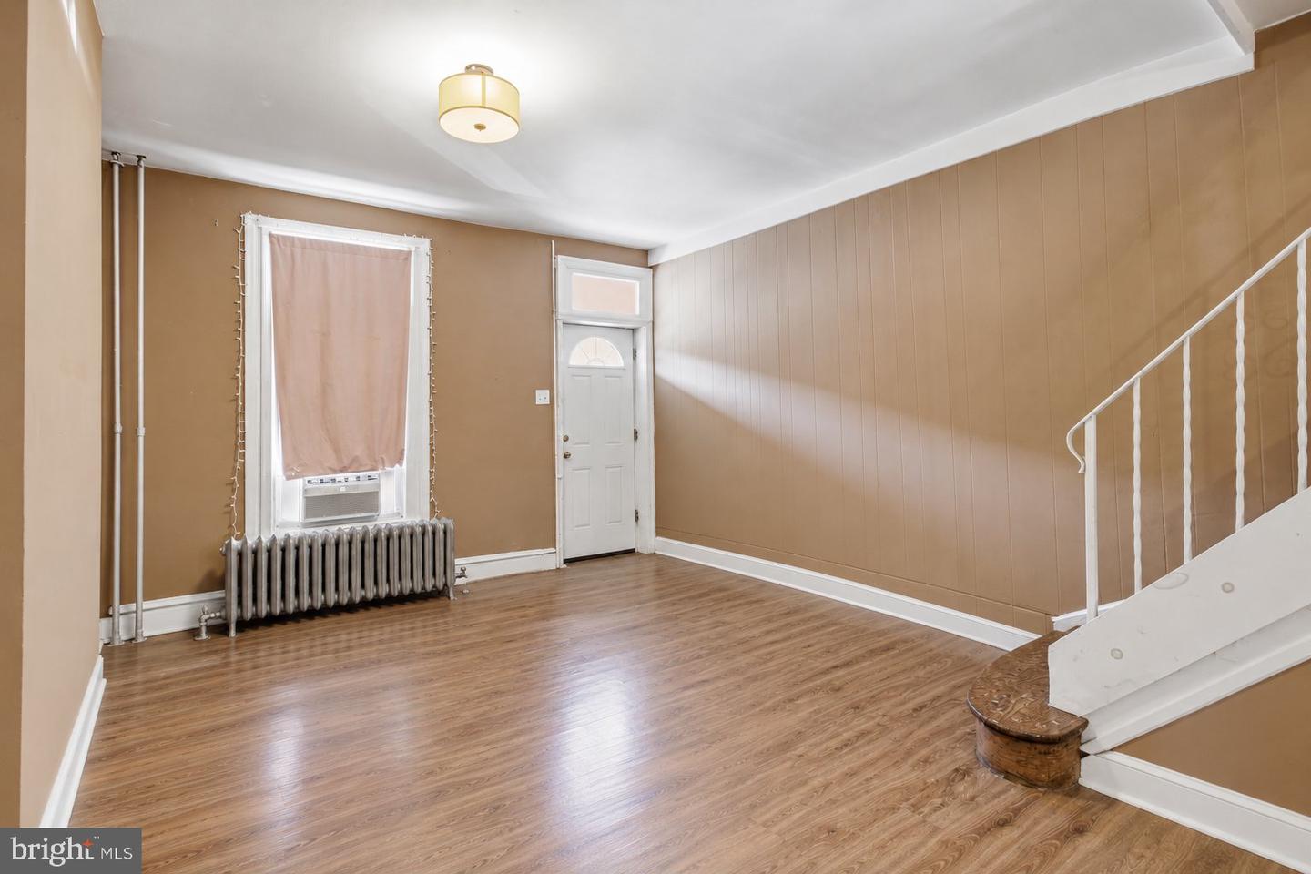 512 N Gross St Property Photo 5