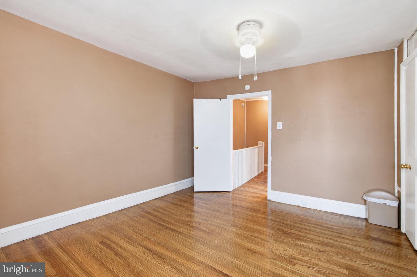 512 N Gross St Property Photo 10