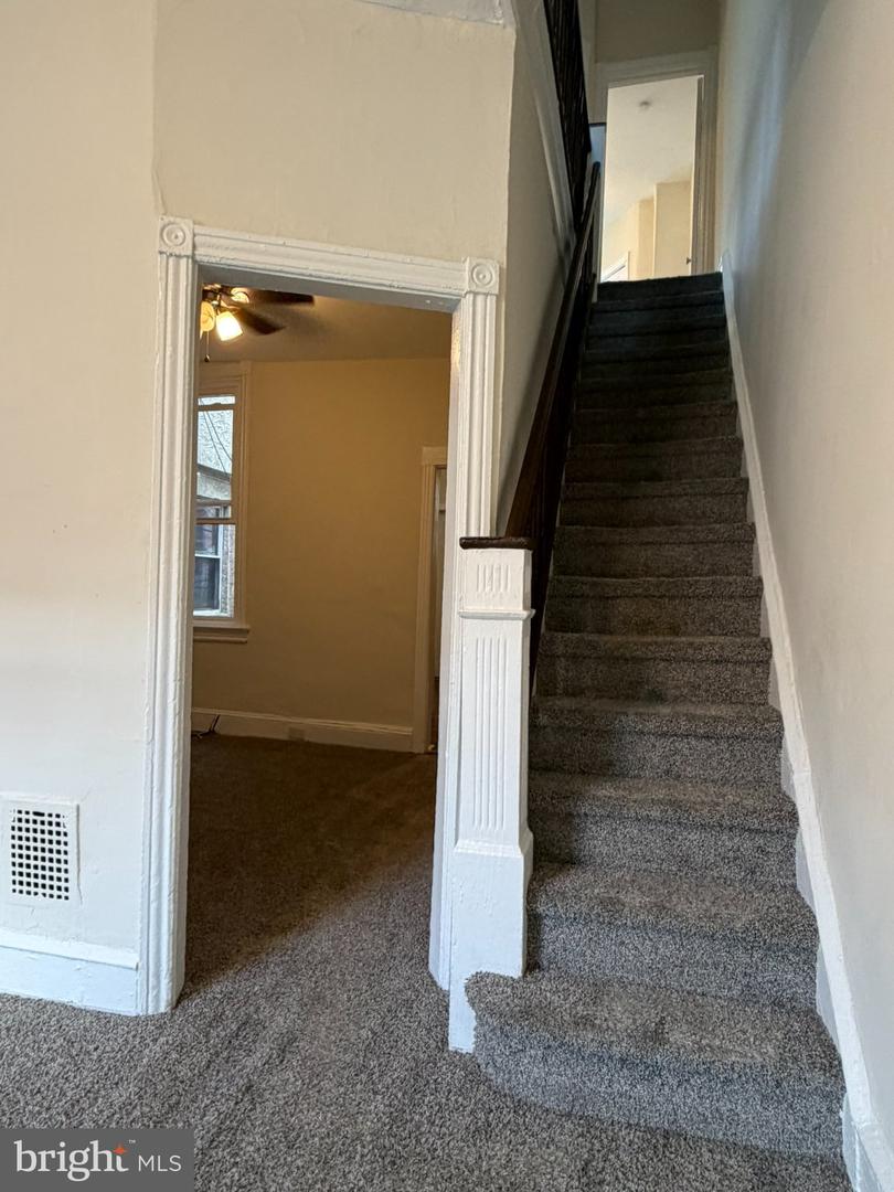 2830 N Lecount St Property Photo 4