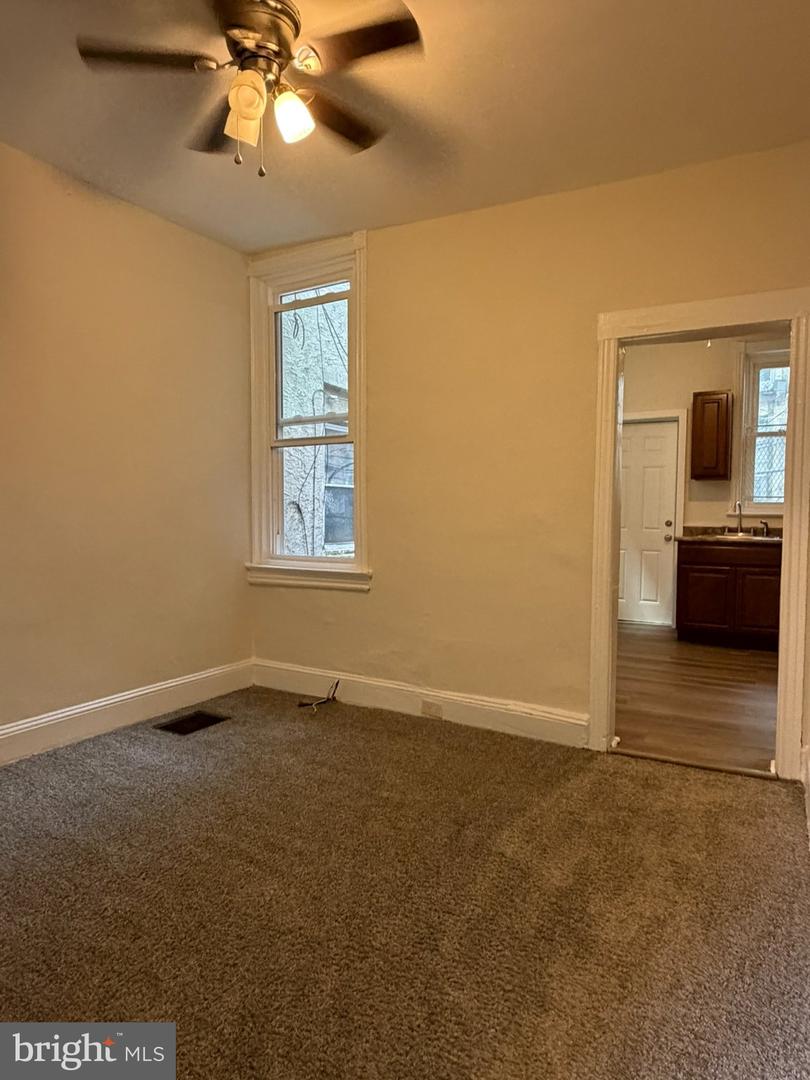 2830 N Lecount St Property Photo 5