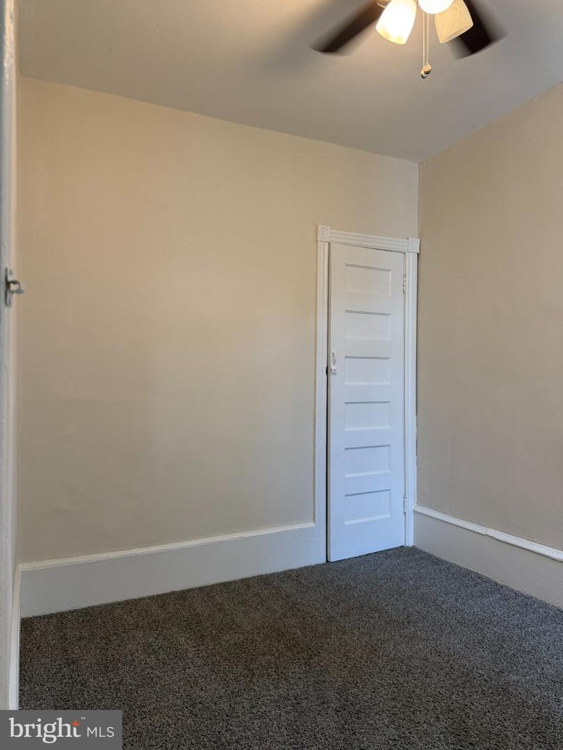 2830 N Lecount St Property Photo 28