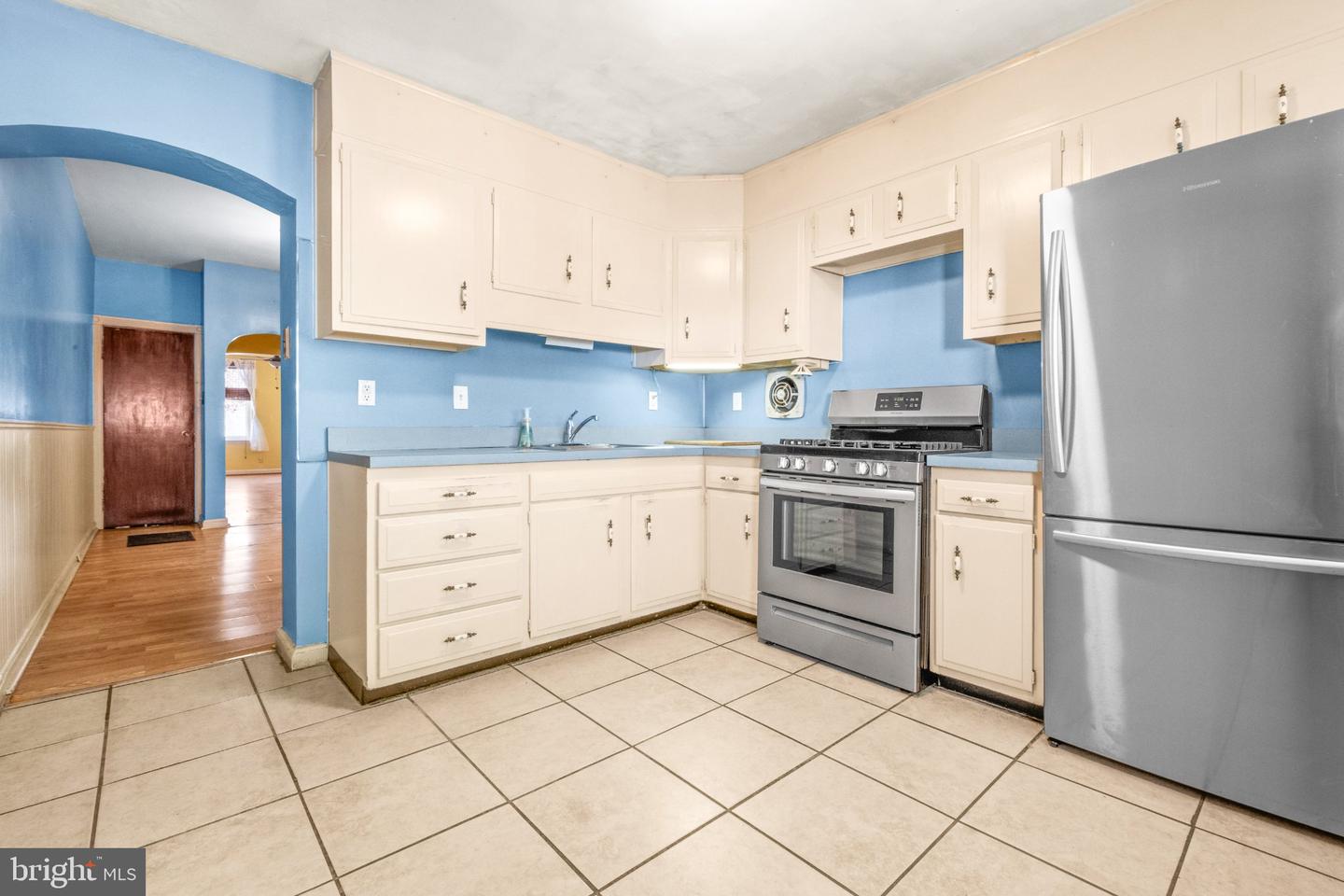 2560 E Ann St Property Photo 19