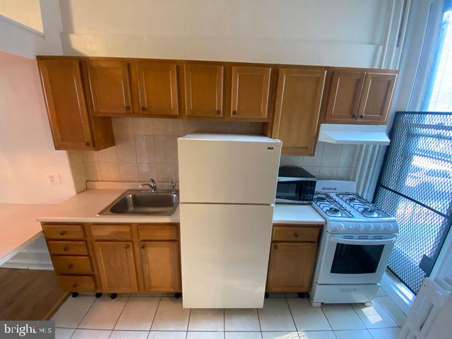 110 42nd St #1f Property Photo 4