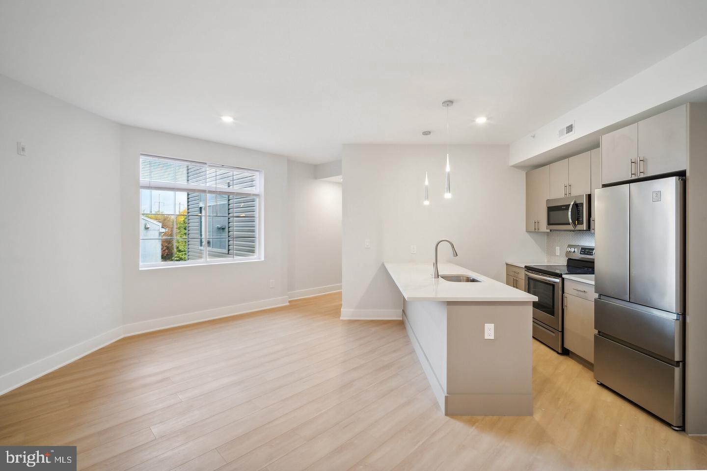646 N 32ND ST #7 Property Photo 1