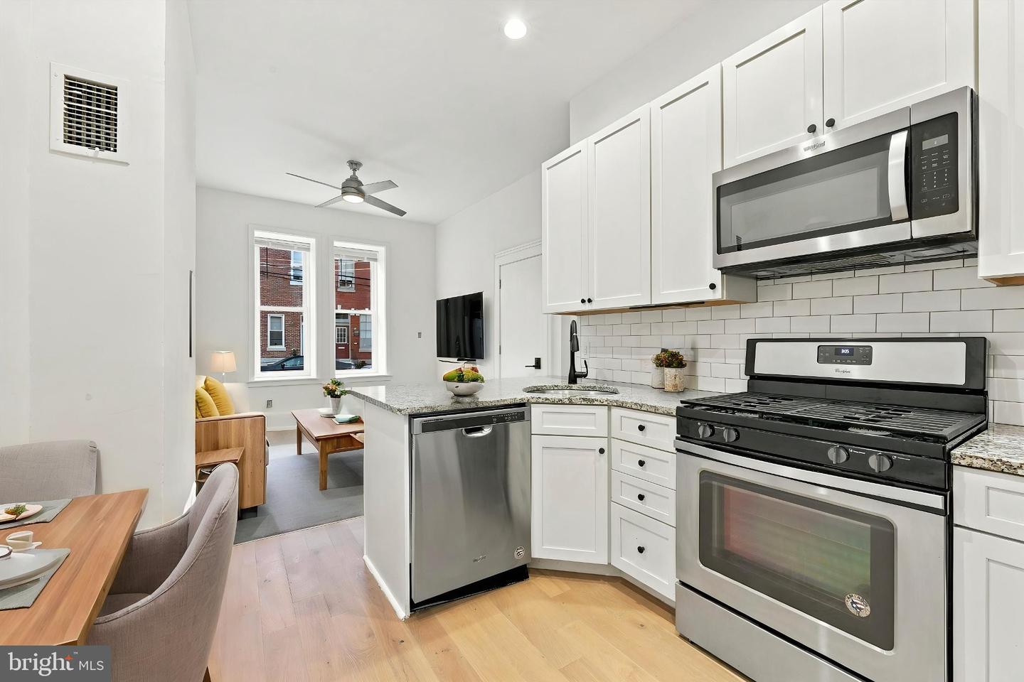 2821 POPLAR ST #1 Property Photo 1