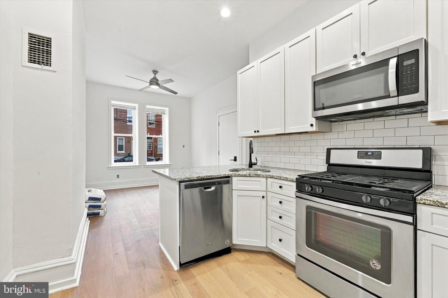 2821 Poplar St #1 Property Photo 6