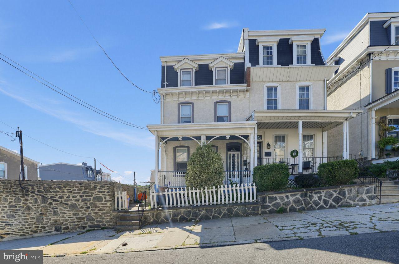4118 MANAYUNK AVE Property Photo 1