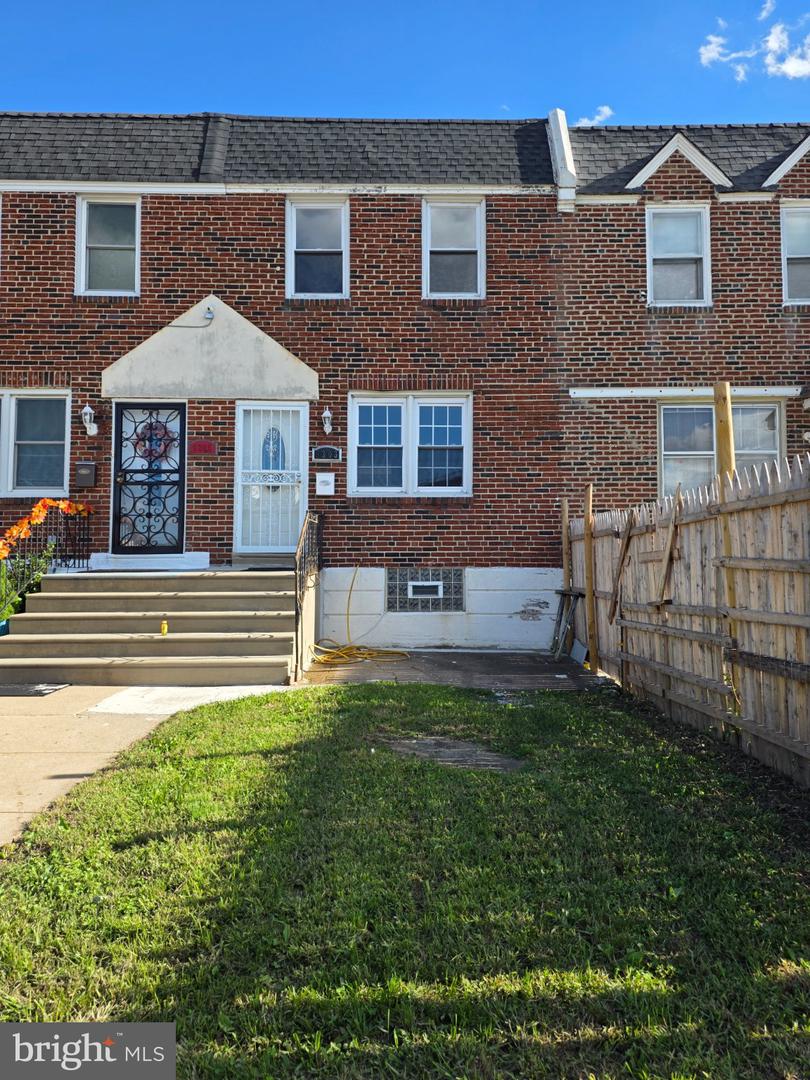 6303 VANDIKE ST Property Photo 1