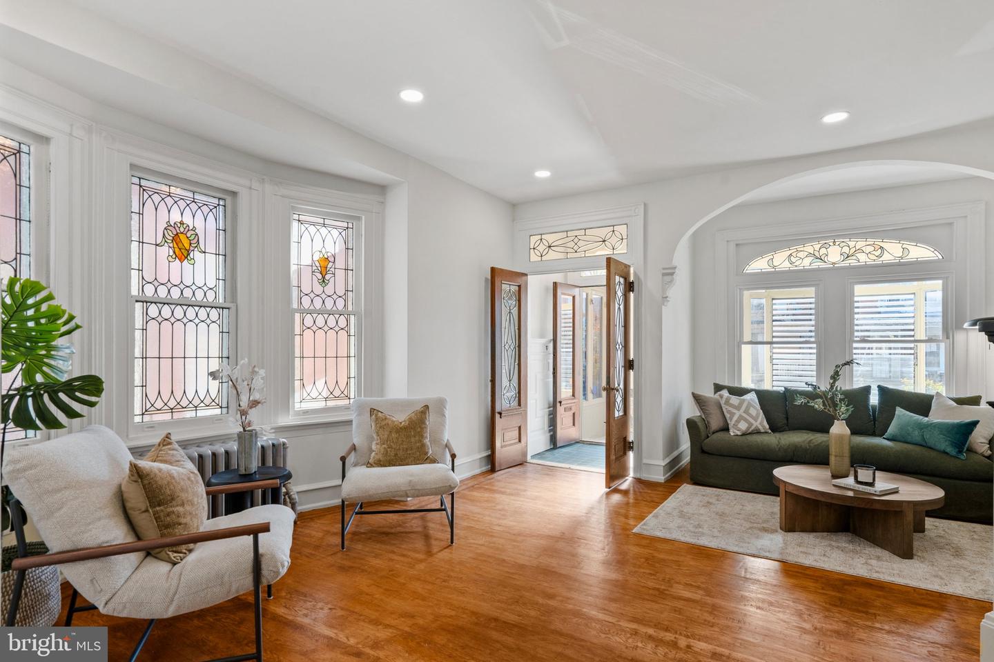 131 W Abbottsford Ave Property Photo 3