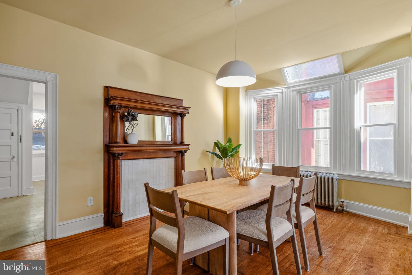 131 W Abbottsford Ave Property Photo 4
