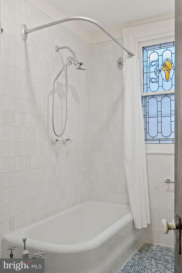 131 W Abbottsford Ave Property Photo 81