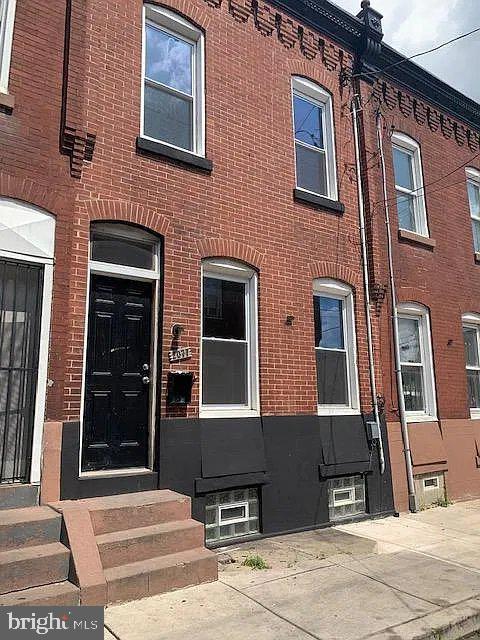 2077 E ORLEANS ST Property Photo 1