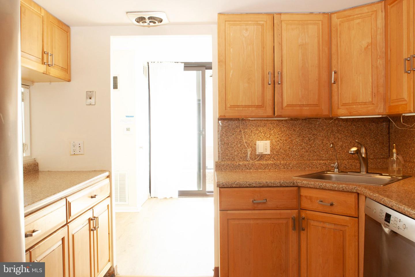 1326-42 Spruce St #608 Property Photo 17