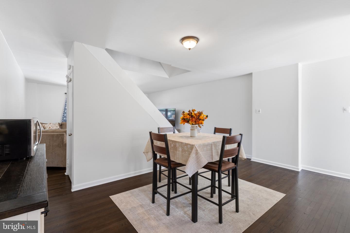 3515 Nottingham Ln Property Photo 5