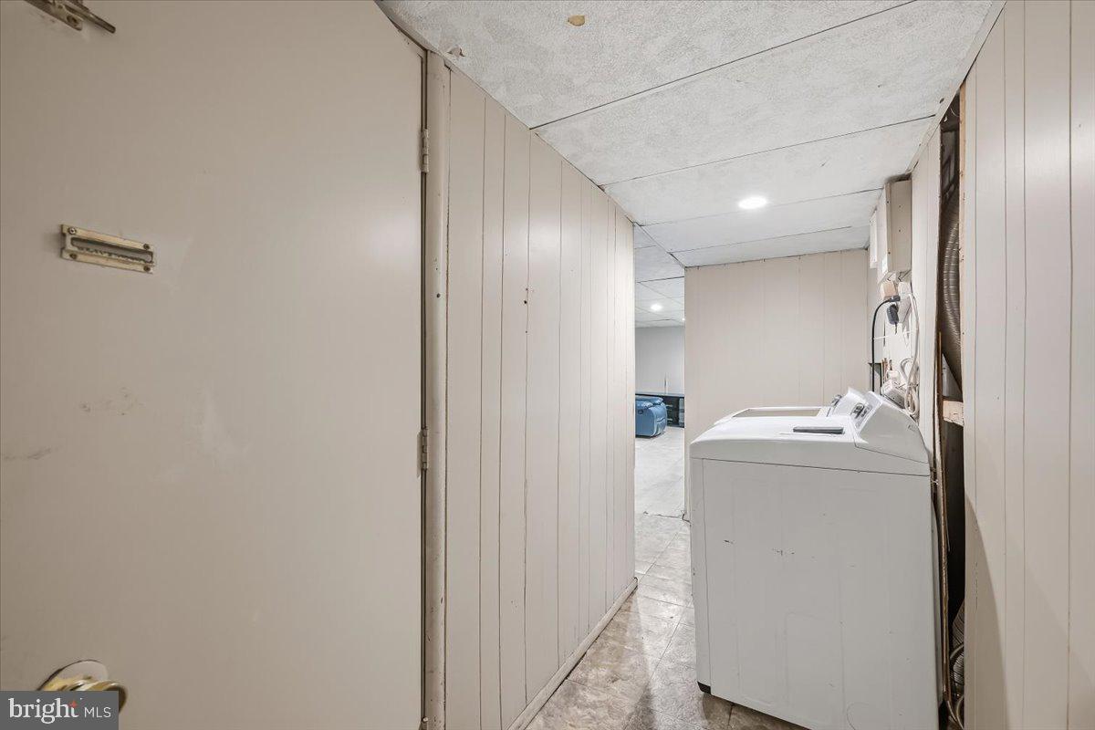 4151 Barnett St Property Photo 24