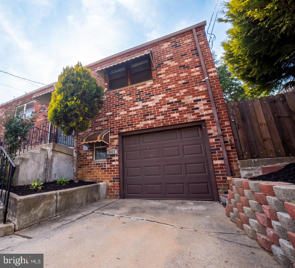 3412 SOLLY AVE Property Photo 1
