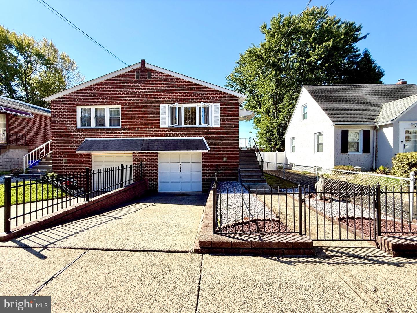 232 ROBBINS ST Property Photo 1
