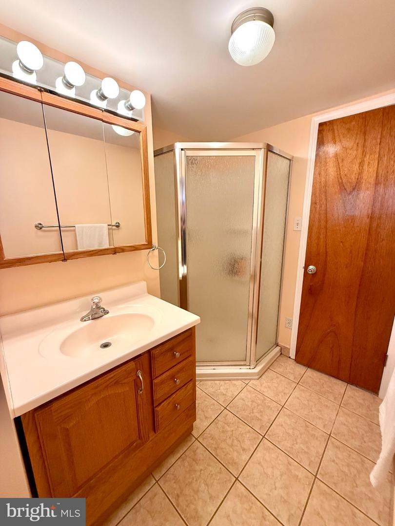 232 Robbins St Property Photo 25
