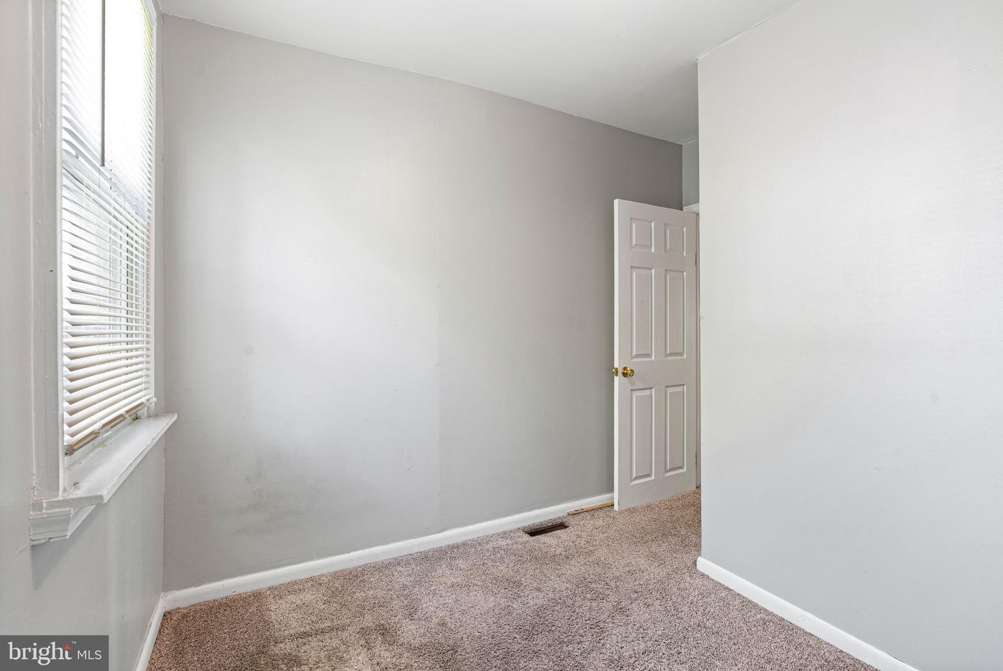 3883 Manor St Property Photo 7