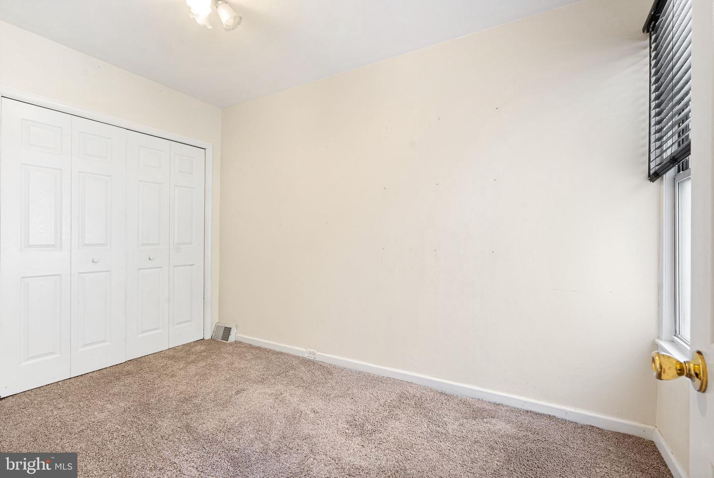 3883 Manor St Property Photo 10