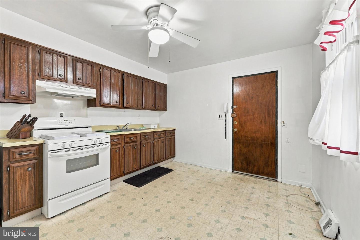 3214 Mount Vernon St Property Photo 9