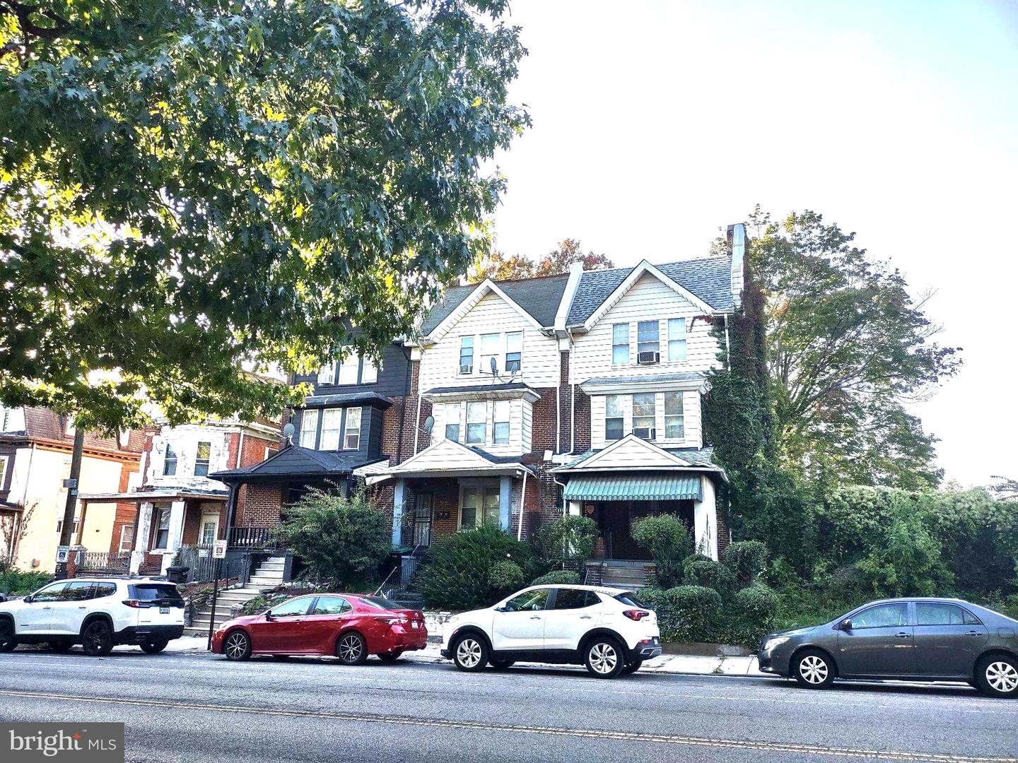 517 E CHELTEN AVE Property Photo 1
