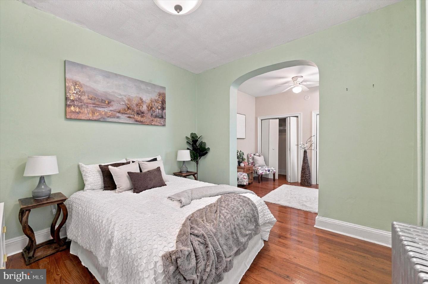 1127 Green St Property Photo 19