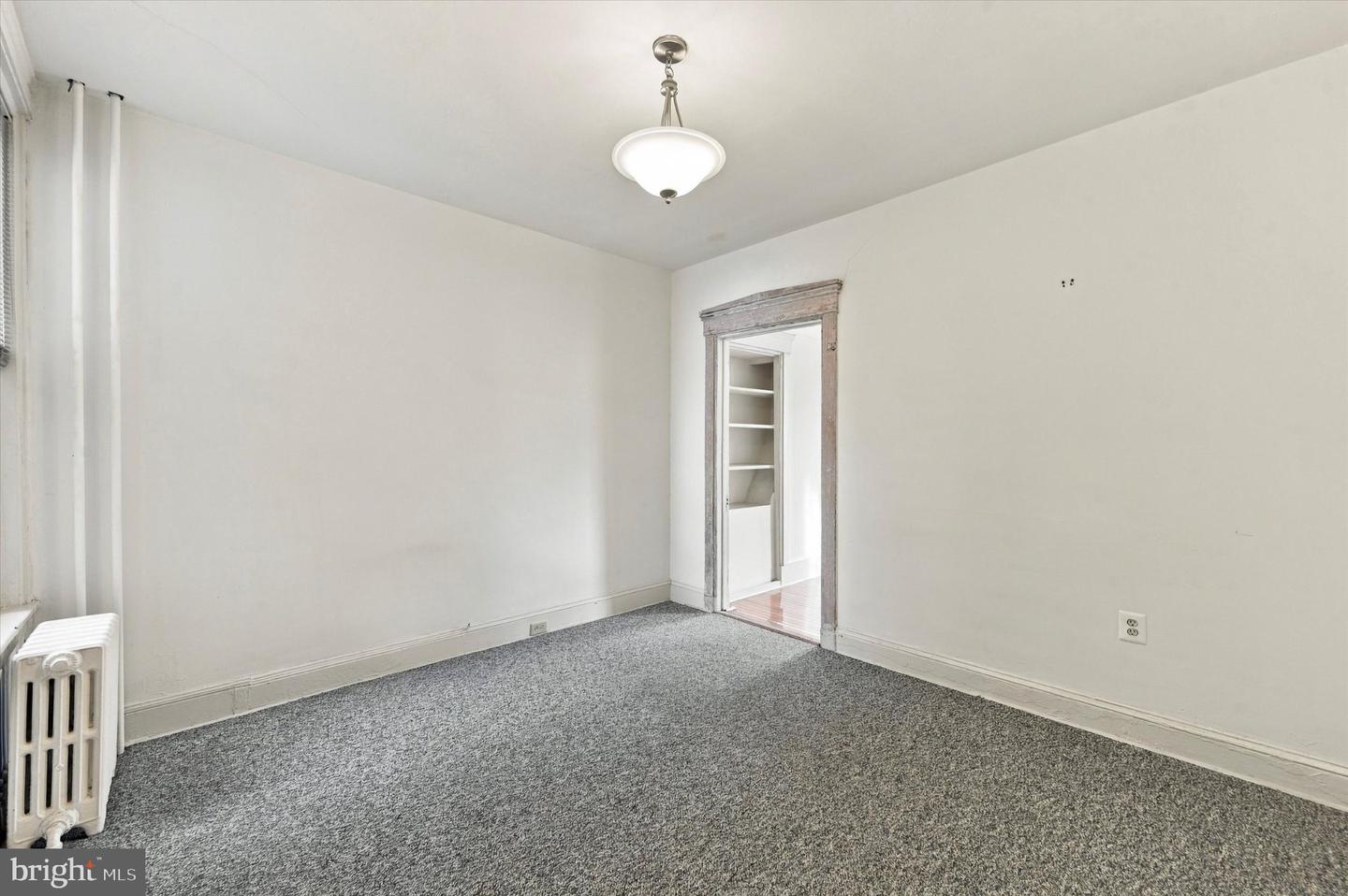 1127 Green St Property Photo 23
