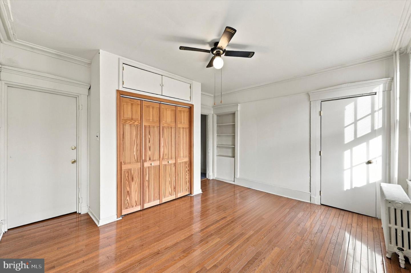 1127 Green St Property Photo 26