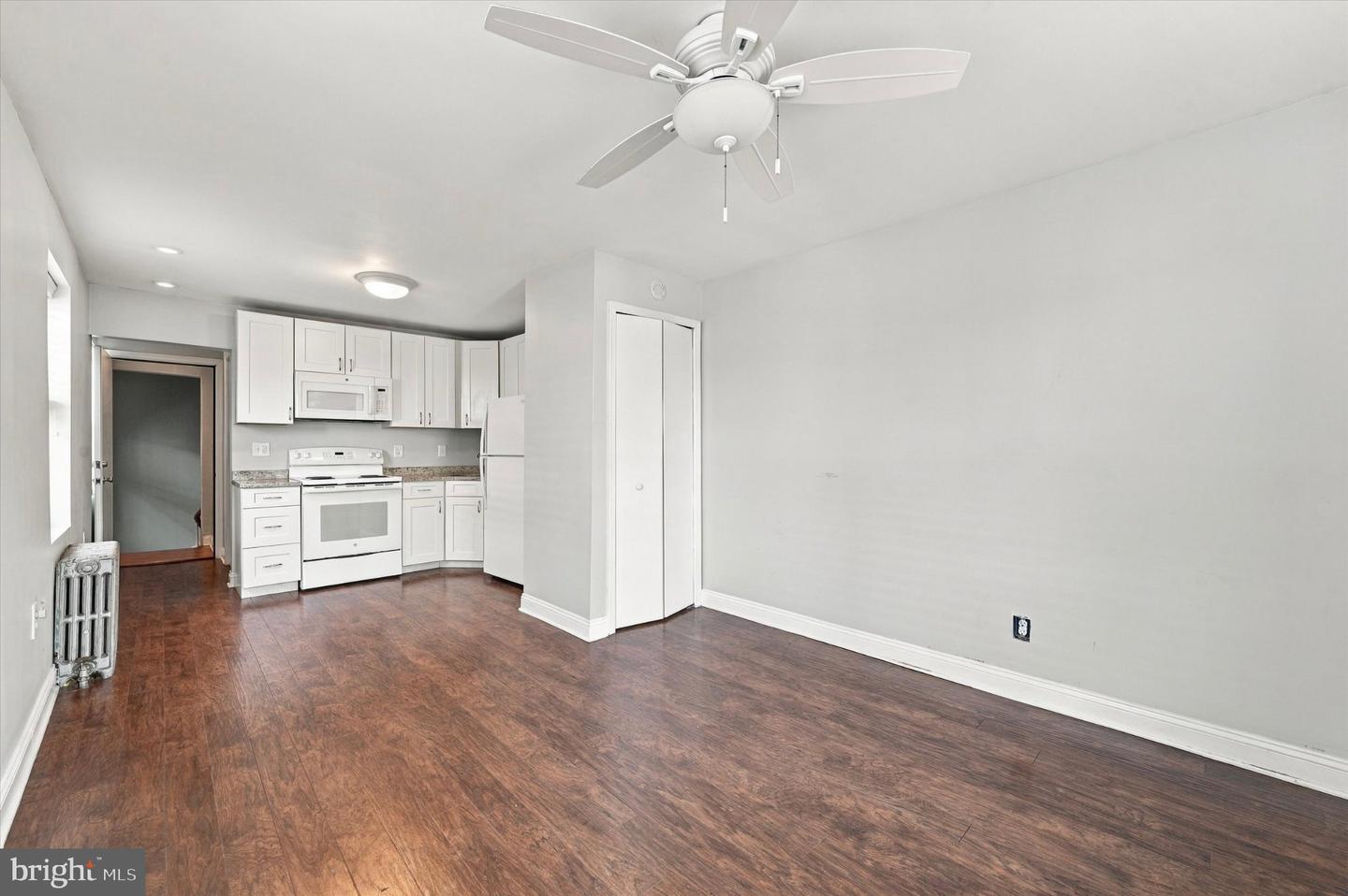1127 Green St Property Photo 29