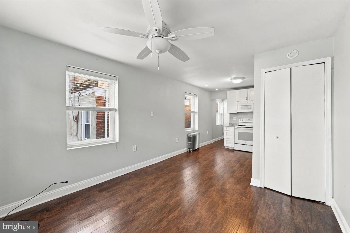 1127 Green St Property Photo 30