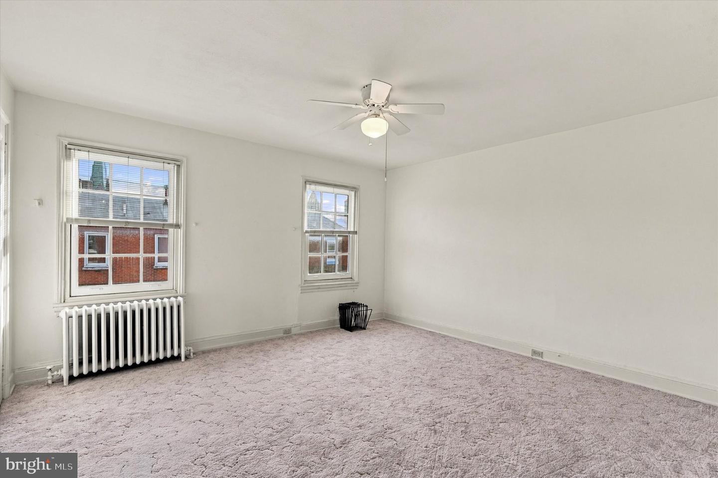 1127 Green St Property Photo 34