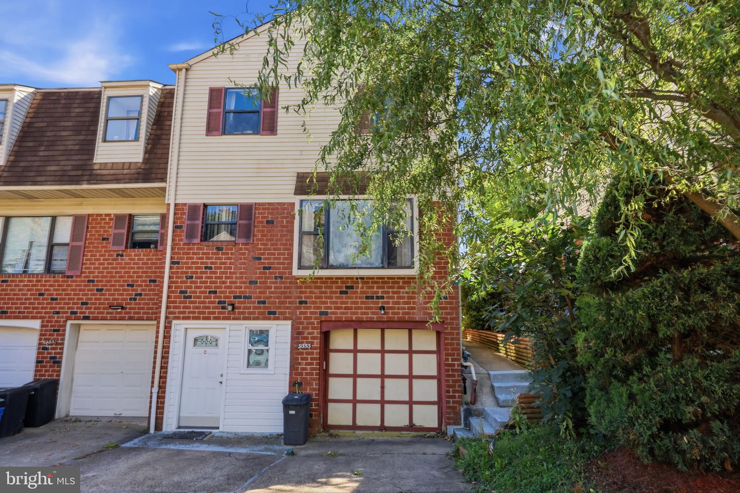 9353 Neil Rd #b Property Photo 1