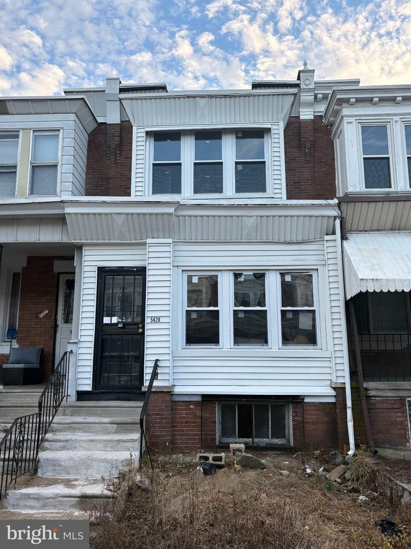 5628 LARCHWOOD AVE Property Photo 1