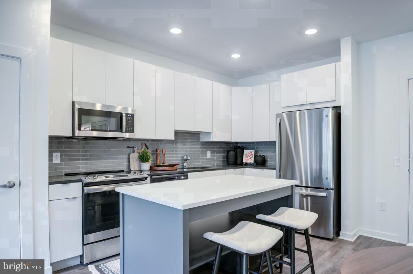525 N CHRISTOPHER COLUMBUS BLVD #1259 Property Photo 1