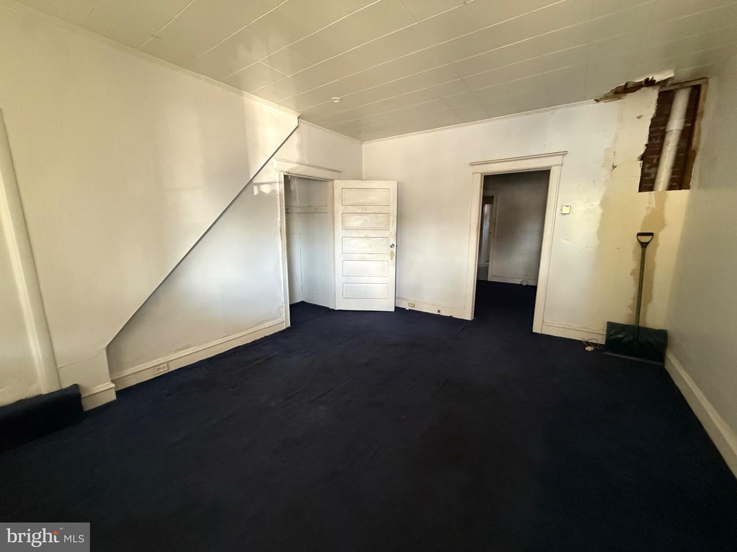 6533 Torresdale Ave Property Photo 3